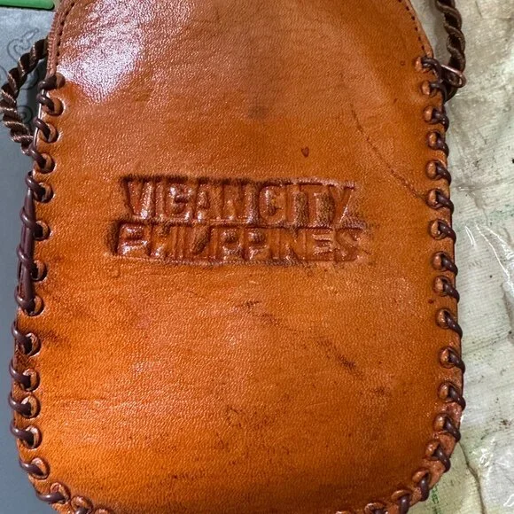 Vigan City Philippines Leather Small Purse Hand Bag 4.5" x 7" x 1.5" - Picture 3 of 4